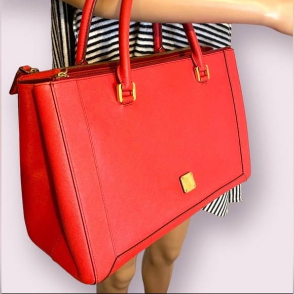 MCM Visetos Corina Tote Shoulder Bag - MWS8SF016RU – iPawniShop ⭐️COA⭐️ MCM Nuovo Leather Shoulder Bag💥Red💥STUNNING CONDITION💥